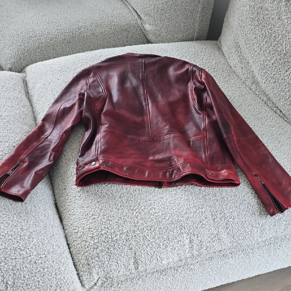 John Varvatos Men's Jacket in Rich Burgundy - Picture 3 of 4